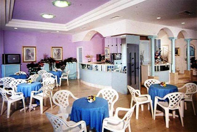 Hotel Bellavista-Olympic Римини Экстерьер фото