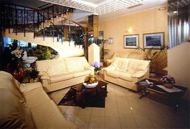 Hotel Bellavista-Olympic Римини Экстерьер фото